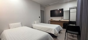 Chambre Standard avec lits jumeaux, non-fumeurs, vue montagne | 1 chambre, bureau, rideaux occultants, chambres insonorisées