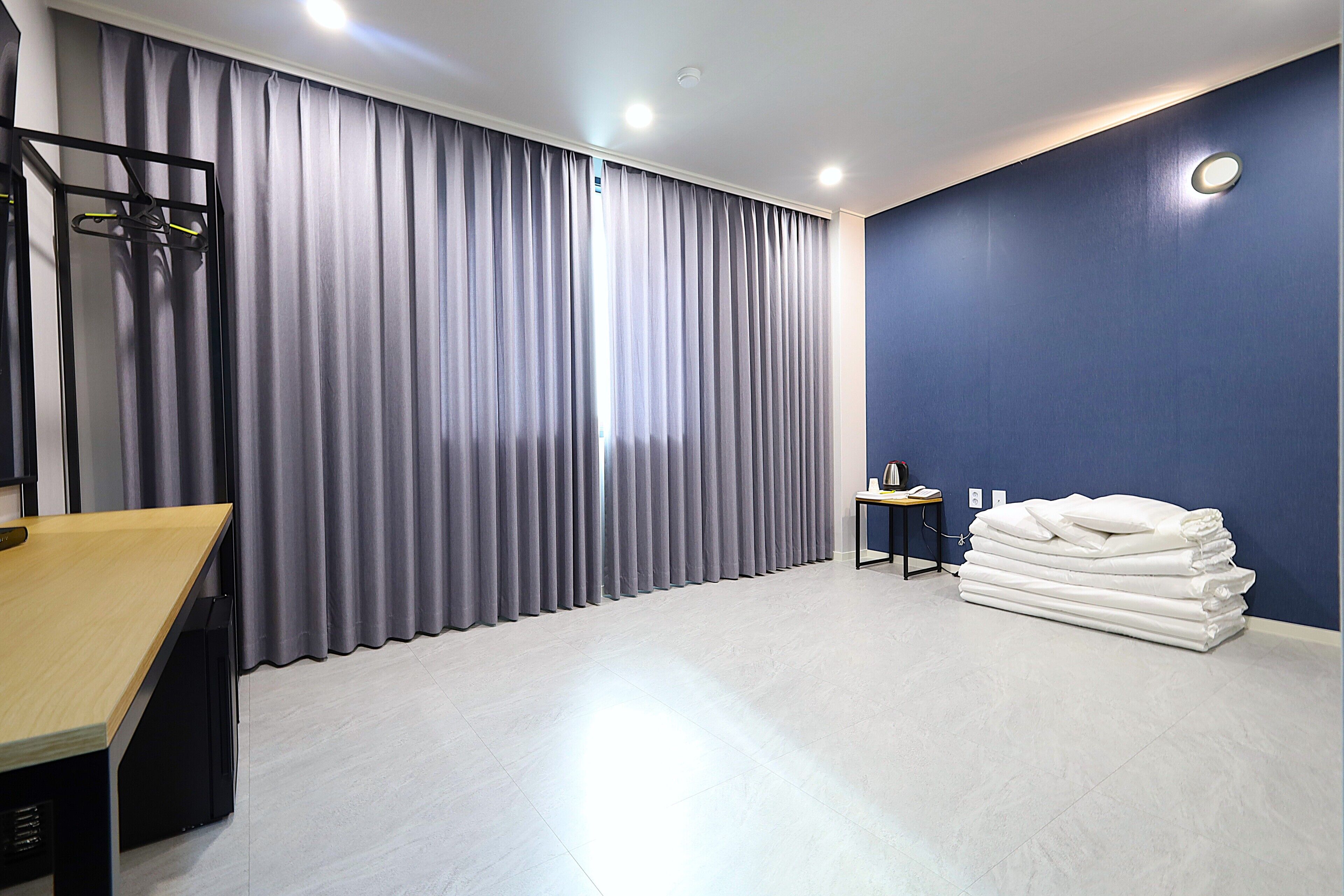 Standard Room, Non Smoking, Mountain View