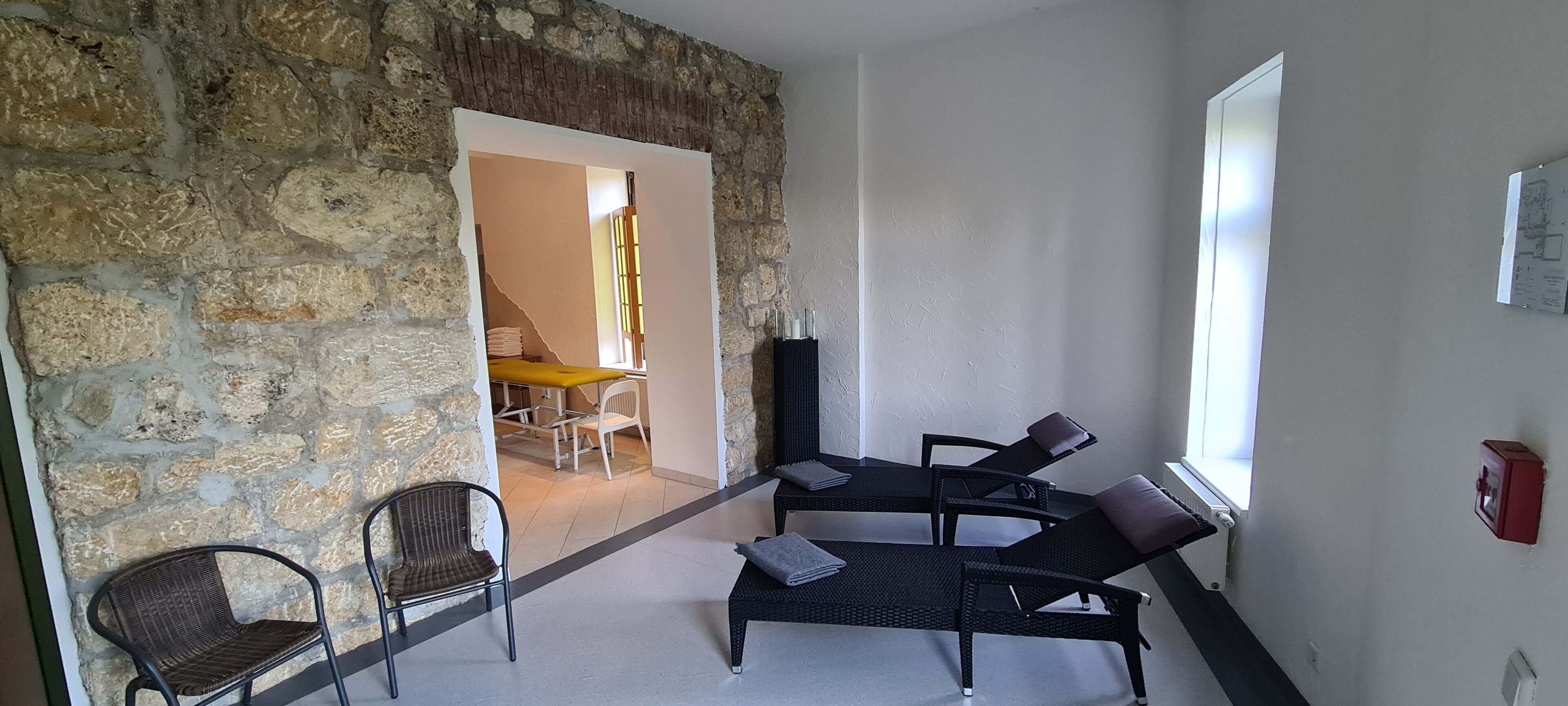 Couples treatment rooms, body treatments, deep-tissue massages