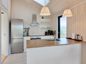 Fridge, dishwasher, cookware/dishes/utensils
