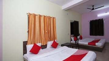 Soundproofing, free WiFi, bed sheets