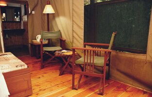 Design Room | 1 bedroom, in-room safe, iron/ironing board, free WiFi