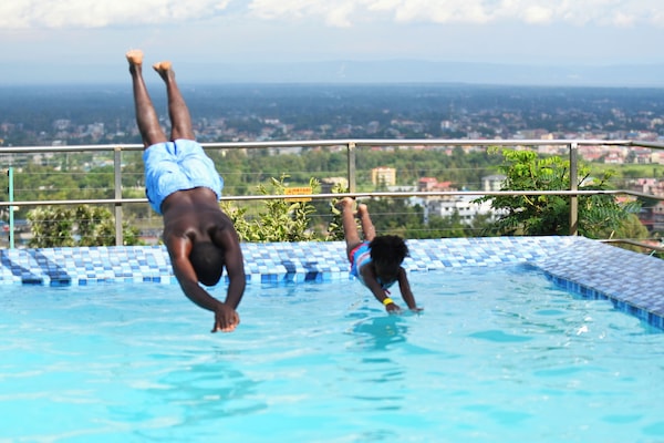 Infinity pool