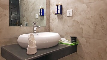 Executive Double or Twin Room | Bathroom | Shower, designer toiletries, hair dryer, bathrobes