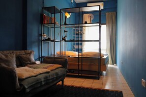 Private room with bathroom | Insonorización, wifi gratis y ropa de cama 