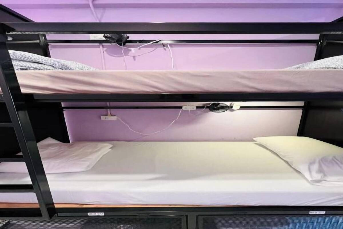 Soundproofing, free WiFi, bed sheets