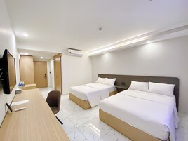 Minibar, escritorio, sistema de insonorización y wifi gratis 