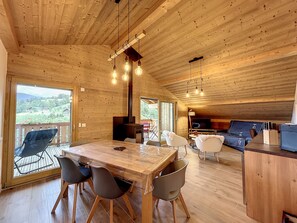 TV - New apartment with Mont Blanc view, parking and wifi in Combloux (Combloux)