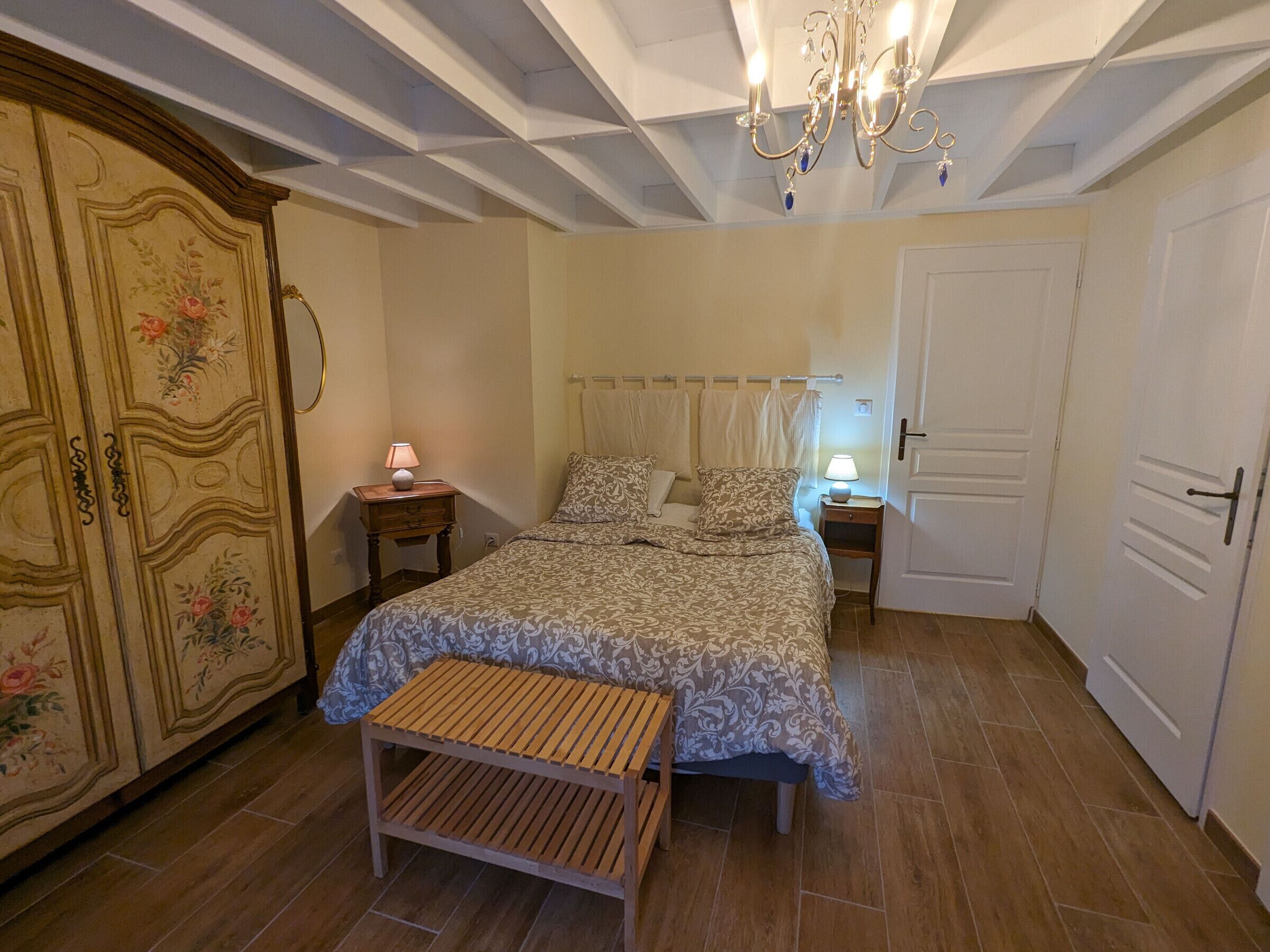 4 habitaciones, wifi gratis y ropa de cama 