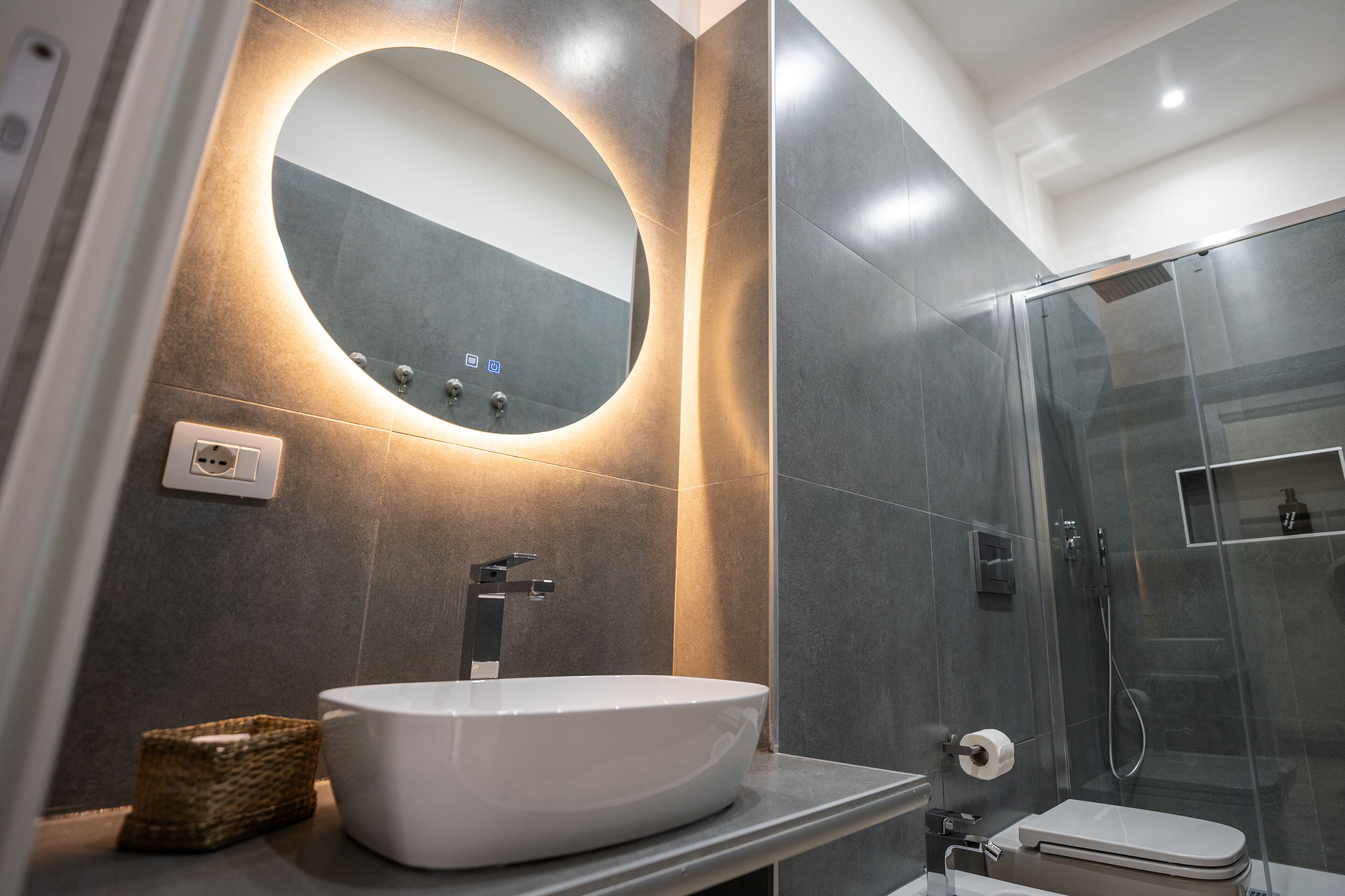 Deluxe Double or Twin Room | Bathroom