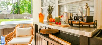 Savannah 5BR Pool, Jacuzzi, Firepit, Sports, Games