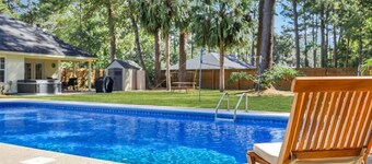 Savannah 5BR Pool, Jacuzzi, Firepit, Sports, Games