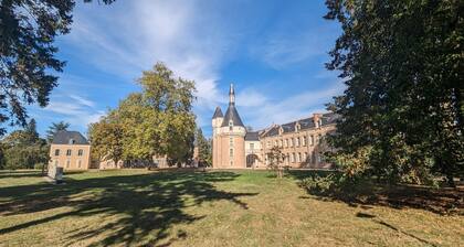 Ground Floor Apartment in Historic Setting, Near Downtown Châteauroux