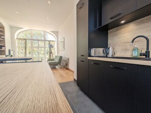 Interior - Ground Floor Apartment in Historic Setting, Near Downtown Châteauroux (Châteauroux)