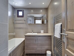 Hair dryer, towels - Bright apartment in Val Claret, near slopes and shops (Tignes)