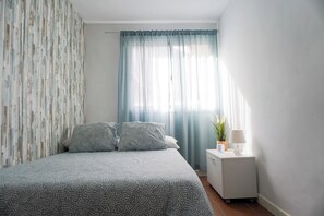 2 dormitorios, tabla de planchar con plancha, wifi gratis y ropa de cama