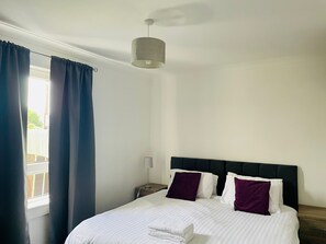 2 bedrooms, iron/ironing board, free WiFi - 2 Bedroom Broomfield Apartment (Airdrie)