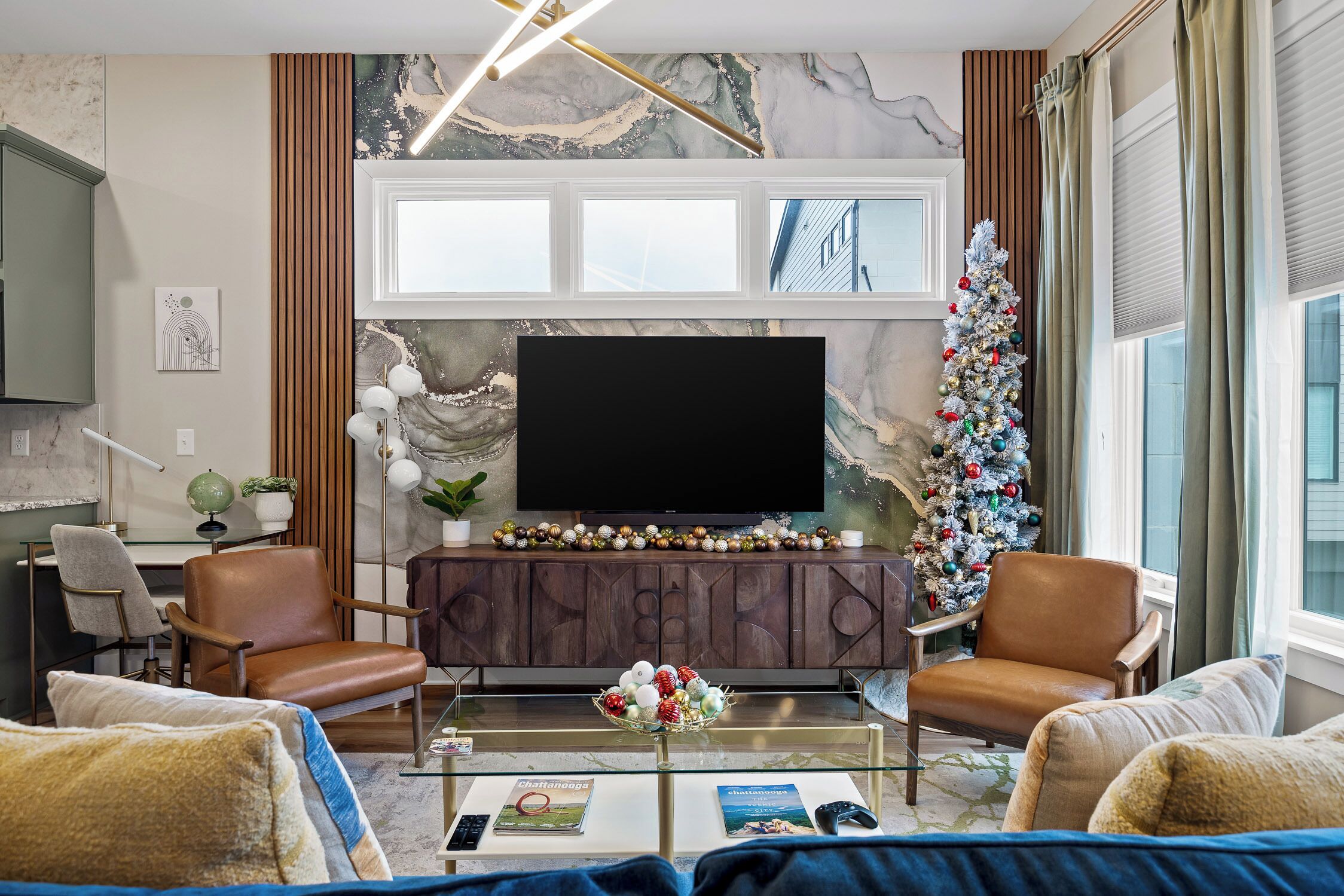 Smart TV, fireplace, video games, offices