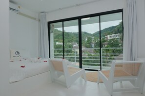Front of property - MoonE (Karon)
