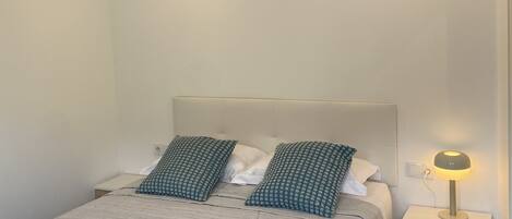 3 Schlafzimmer, Bügeleisen/Bügelbrett, Reisekinderbett, WLAN