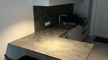 1 bedroom, iron/ironing board, free WiFi
