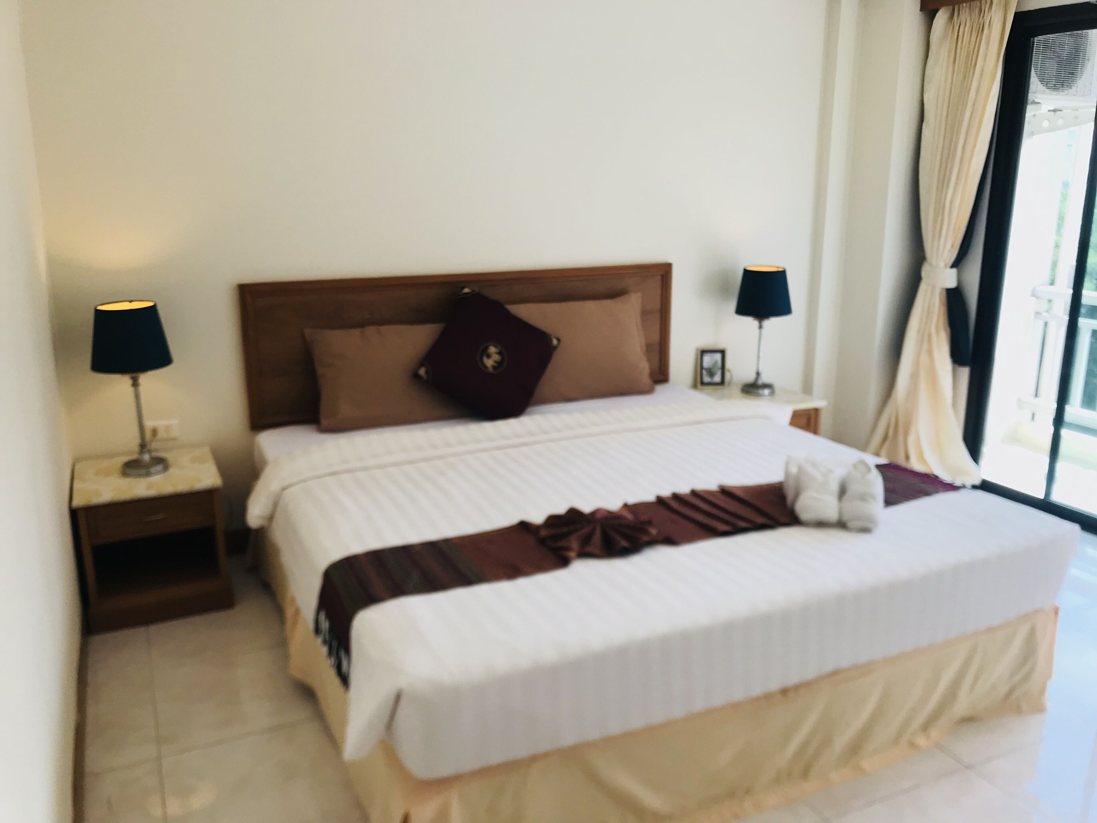 Deluxe Double Room | Bathroom | Towels