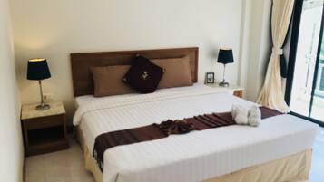 Deluxe Double Room | Bathroom | Towels