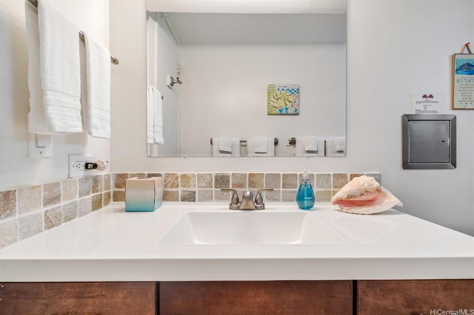 Luxury Condo | Bathroom | Combined shower/tub, free toiletries, hair dryer, towels