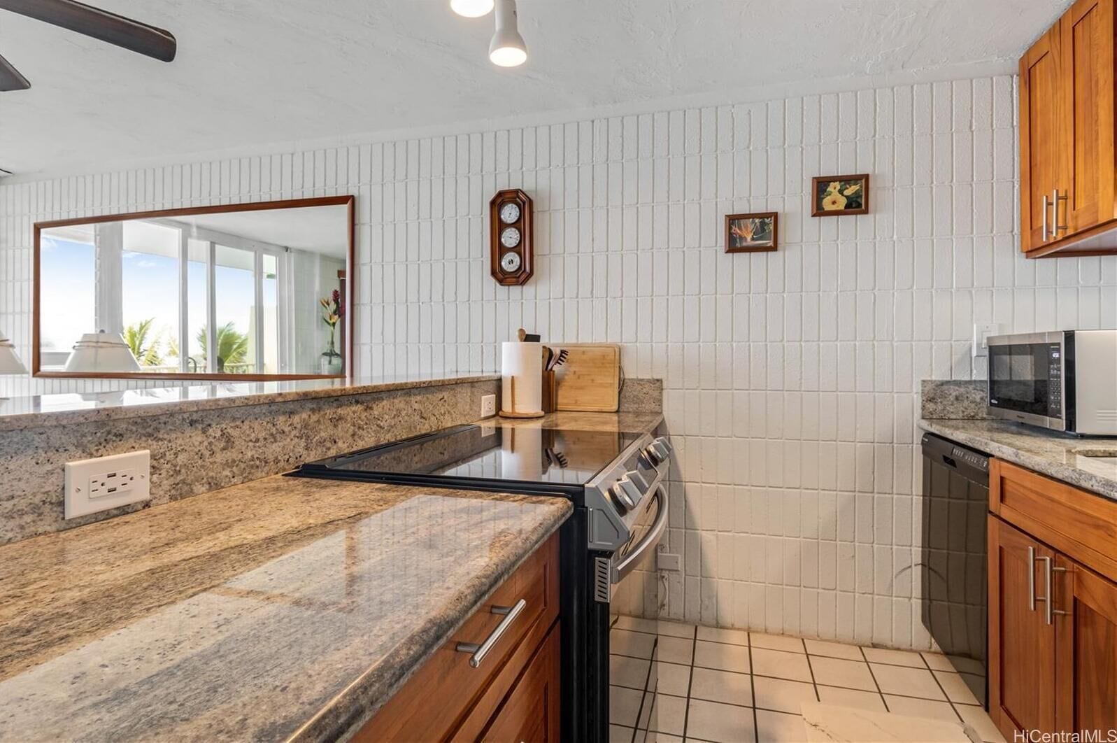Luxury Condo | Private kitchen