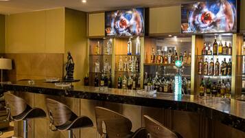2 bares/lounges