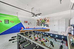 Games room - 2 Waterparks • Home Theater • Near Disney (Davenport)