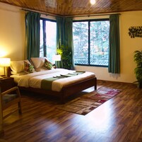 Habitación Deluxe doble | Sistema de insonorización, tabla de planchar con plancha, wifi gratis