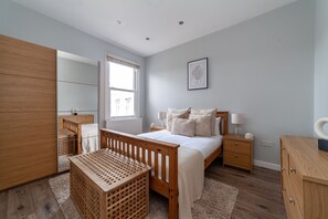 Apartment | 2 bedrooms, hypo-allergenic bedding, individually furnished
