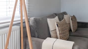 Apartment | Living area | 37-inch TV with cable channels, Netflix, streaming services