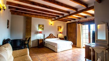 Suite Confort | Caja fuerte, cortinas opacas, wifi gratis y ropa de cama