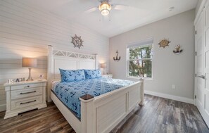 8 habitaciones, escritorio y tabla de planchar con plancha 