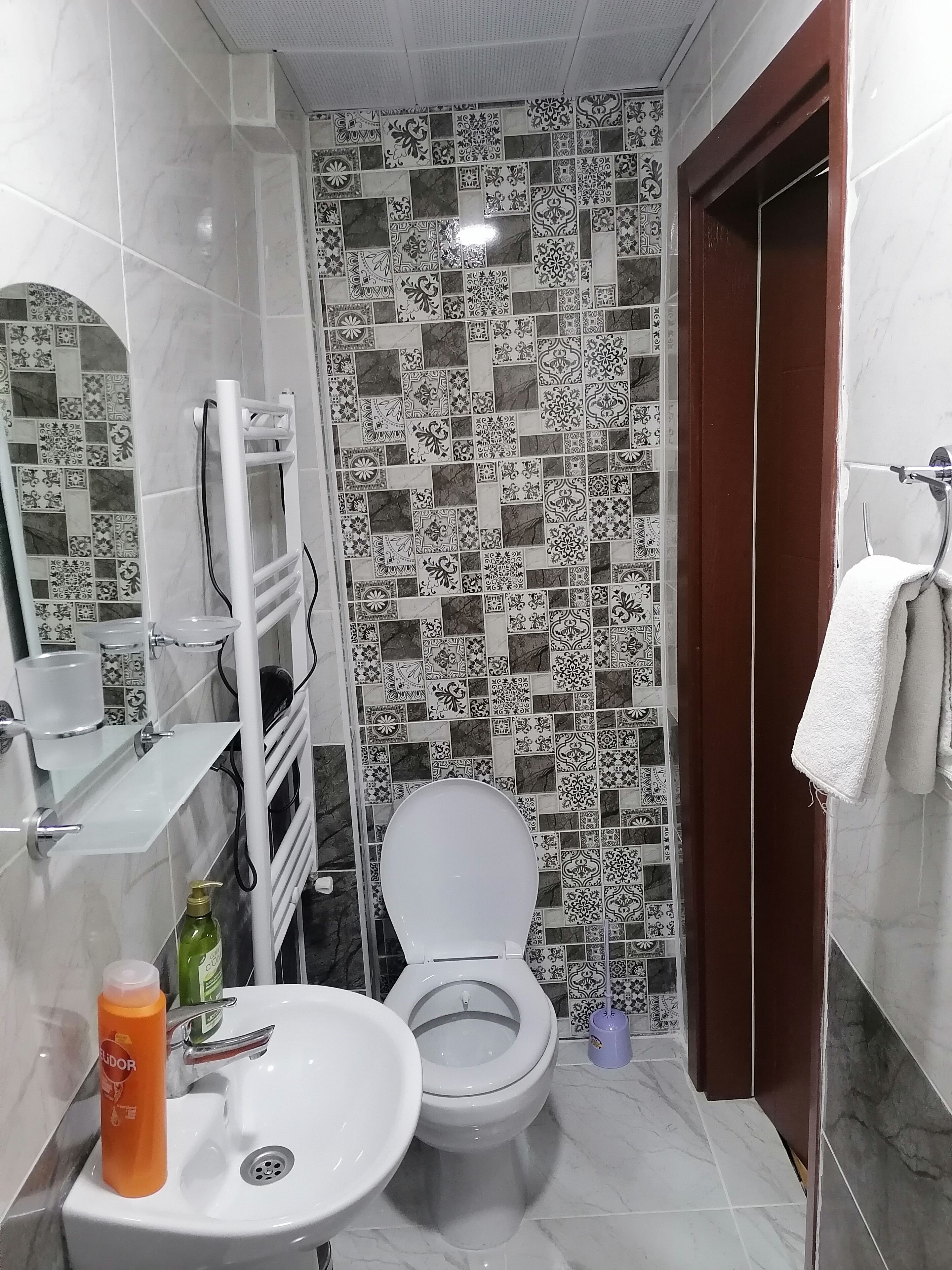 Classic Double Room | Bathroom | Shower, hair dryer, slippers, towels