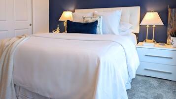 1 slaapkamer, een strijkplank/strijkijzer, wifi, beddengoed