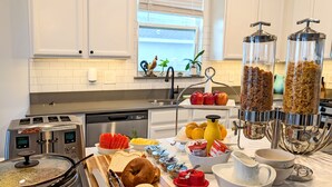 Unclassified image, 3 of 39, button - The perfect place to rest. breakfast included (Leesburg)