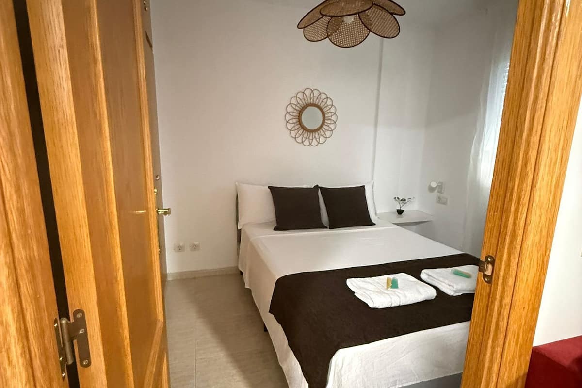 Standard Apartment, 1 Double Bed | Free WiFi, bed sheets