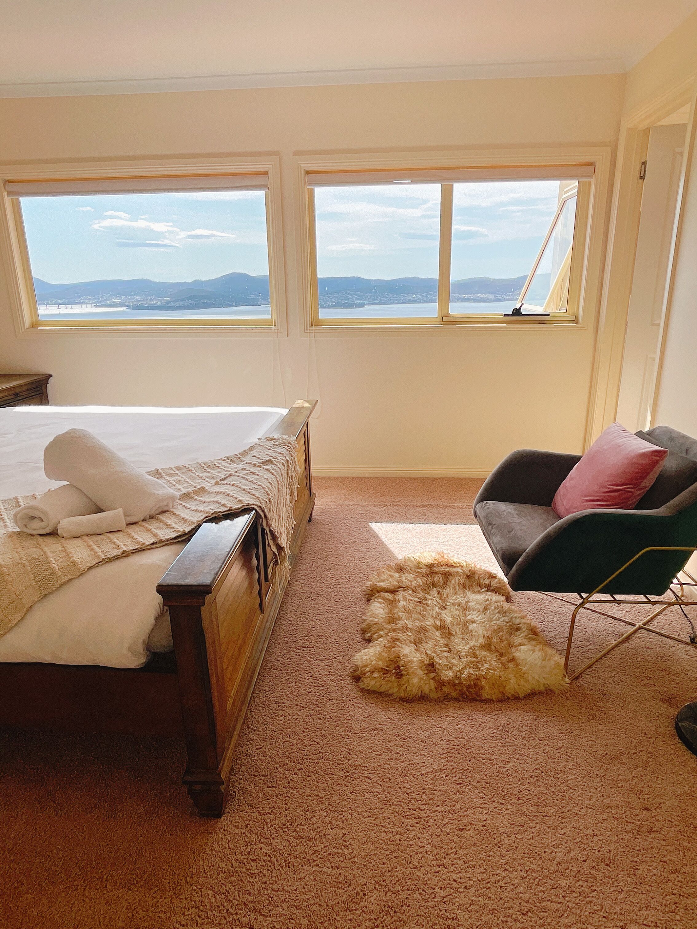 5 habitaciones, tabla de planchar con plancha y wifi gratis 