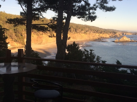 Property grounds. Oceanfront Room with Full Ocean View CYG