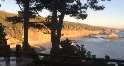 Oceanfront Room with Full Ocean View CYG