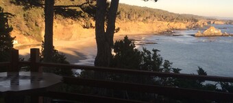 Oceanfront Studio with views of the Pacific Ocean