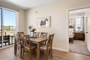 Dining - Hummingbird Retreat 2 Bedroom Condo (St. George)