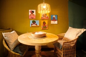 Dining - Experience Serenity: Vacation Homes in Beautiful Arusha.Pet-friendly vacation  (Arusha)