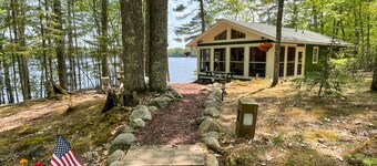 Eagle Watch 2 bedroom, 1 bath cottage nestled on the shores of Finley lake.