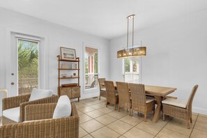 Dining - Cayenne Cottage - Sleeps 10 w/Beach set up - Gated community 3 min to the Gulf (Miramar Beach)
