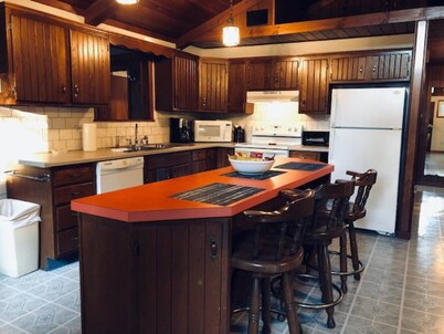 FernRockCabin- A Peaceful getaway in the Laurel Highlands of PA