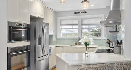 3bed, 2bath Hamptons Home, Close to Incredible Beaches and Restaurants!